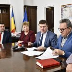 MEHEDINŢI / Începe asfaltarea pe DJ 606D, între BLIDARU şi COLAREŢ